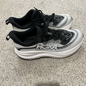 Hoka Skyflow